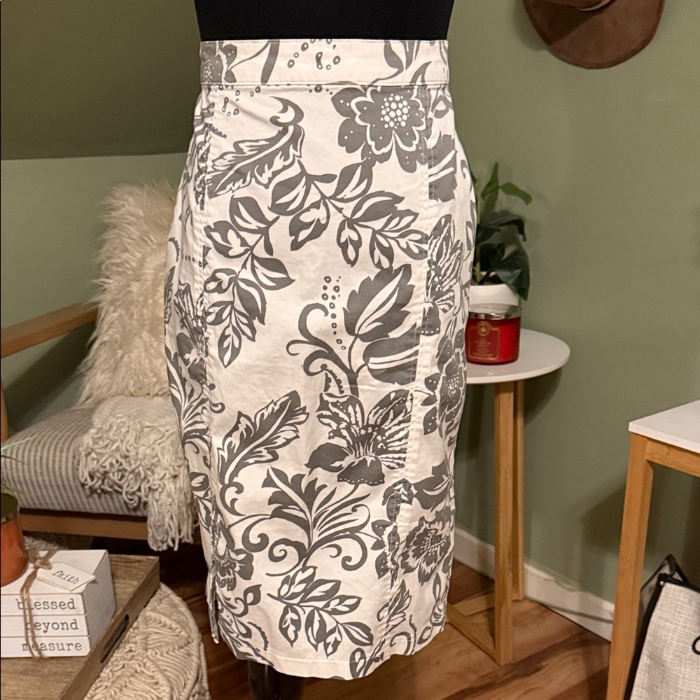 Floral Print Gray Skirt